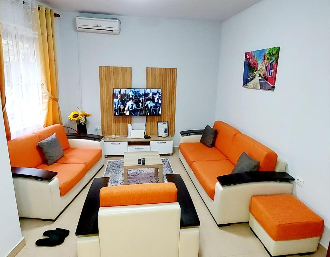 Skanderbeg Square Apartments Tirana Buitenkant foto
